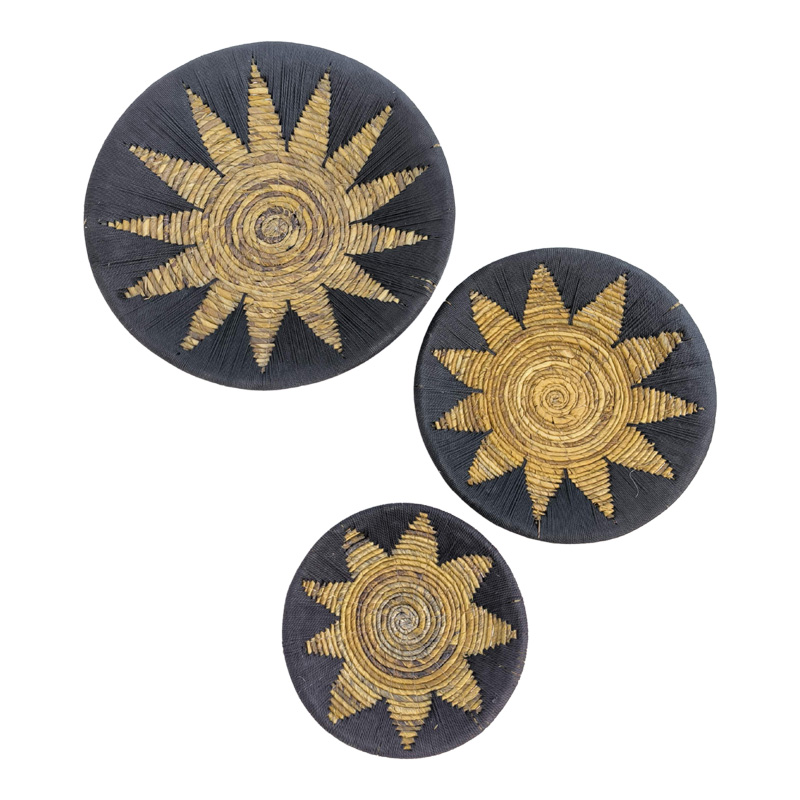 Διακοσμητικό τοίχου Circy Inart σετ 3 τεμ ψάθα σε μαύρη-μπεζ απόχρωση Διακοσμητικό τοίχου Circy Inart σετ 3 τεμ ψάθα σε μαύρη-μπεζ απόχρωση