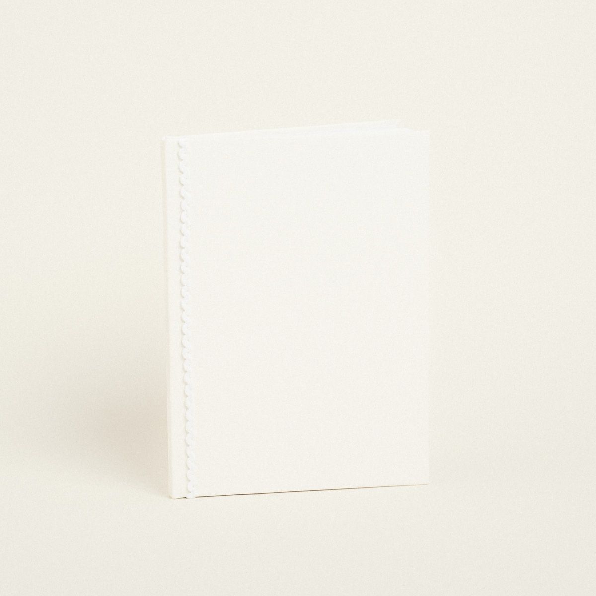 Beauty Home ΒΙΒΛΙΟ ΕΥΧΩΝ ΜΟΝΟΧΡΩΜΟ PREMIUM ΕΚΡΟΥ ΟΡΘΙΟ 30 x 21,5 cm Beauty Home ΒΙΒΛΙΟ ΕΥΧΩΝ ΜΟΝΟΧΡΩΜΟ PREMIUM ΕΚΡΟΥ ΟΡΘΙΟ 30 x 21,5 cm