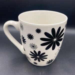 ΜΠΟΜΠΟΝΙΕΡΑ ΚΕΡΑΜΙΚΗ ΚΟΥΠΑ ΜΕ ΜΑΥΡΕΣ ΜΑΡΓΑΡΙΤΕΣ  Φ7Χ8.5cm