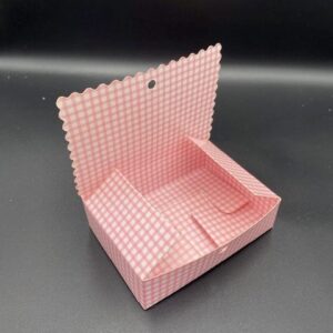 ΜΠΟΜΠΟΝΙΕΡΑ  ΡΟΖ ΚΑΡΩ ΚΟΥΤΙ ΧΑΡΤΙΝΟ   9x6.5x2.5cm