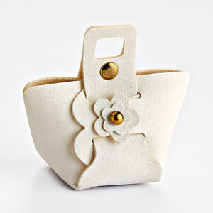 ΜΠΟΜΠΟΝΙΕΡΑ ΤΣΑΝΤΑΚΙ ΛΕΥΚΟ ΑΠΟ ΔΕΡΜΑΤΙΝΗ 10x5x9CM