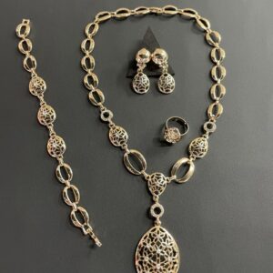 ΣΕΤ ΚΟΣΜΗΜΑΤΩΝ ΣΕ ΧΡΥΣΟ ΧΡΩΜΑ ΚΟΛΙΕ