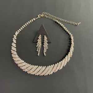 ΣΕΤ ΚΟΣΜΗΜΑΤΩΝ ΓΑΜΟΥ ΜΕΝΤΑΓΙΟΝ & ΣΚΟΥΛΑΡΙΚΙΑ ΣΕ ΧΡΥΣΟ ΧΡΩΜΑ