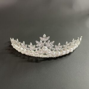 ΚΟΣΜΗΜΑ ΜΑΛΛΙΩΝ ΚΟΥΑΦ ΜΕ ΠΕΡΛΕΣ ΚΑΙ ΣΤΡΑΣ