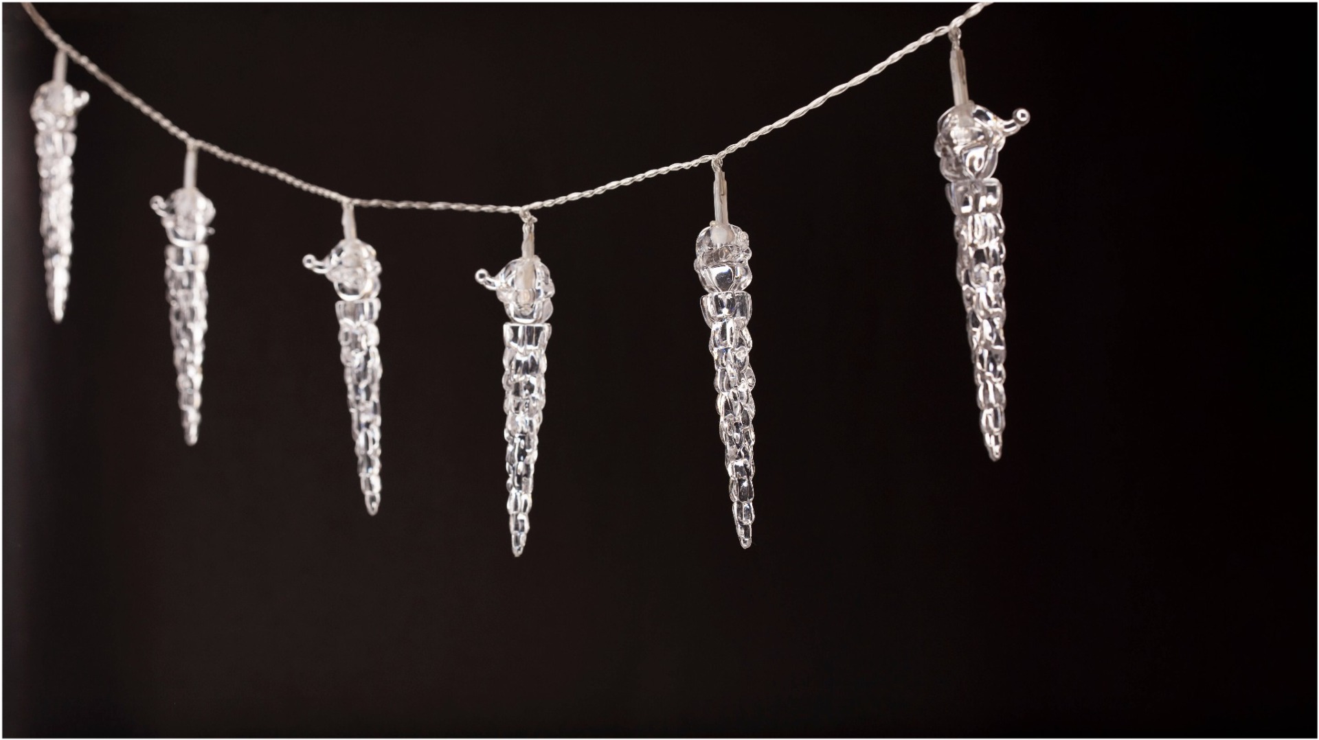 Entac Χριστουγεννιάτικα Εσωτερικά Πλαστική Βροχή 11εκ 10 LED 1,65μ (2xAA Δεν περιλαμβ.) 65μ (2xAA Δεν περιλαμβ.)